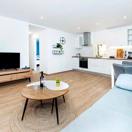 Otto Apartment With Sea View And Parking Rovinj Eksteriør bilde